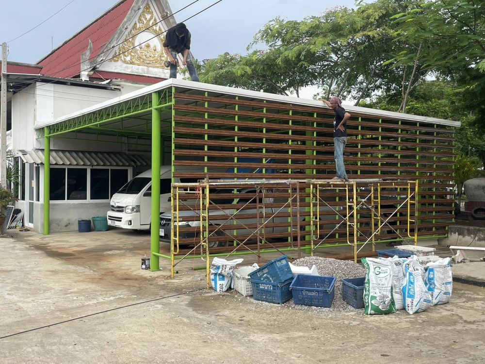 ติดตั้งผนังไม้ระแนงอาคาร - ช่างกีบหมู