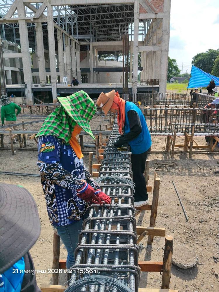 ผูกเหล็กเสริมฐานราก เตรียมเทคอนกรีต - ช่างกีบหมู