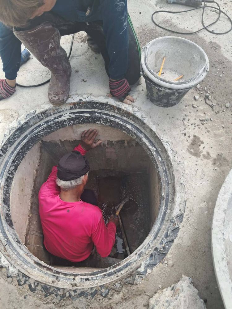 งานบ่อพักและระบบท่อ - ช่างกีบหมู