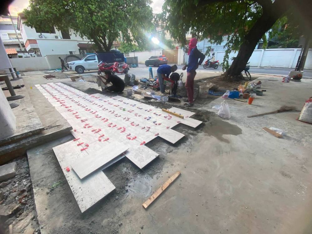 เตรียมและตัดกระเบื้องแผ่นใหญ่ - ช่างกีบหมู